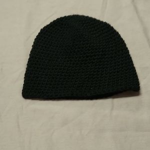 Black skull beanie